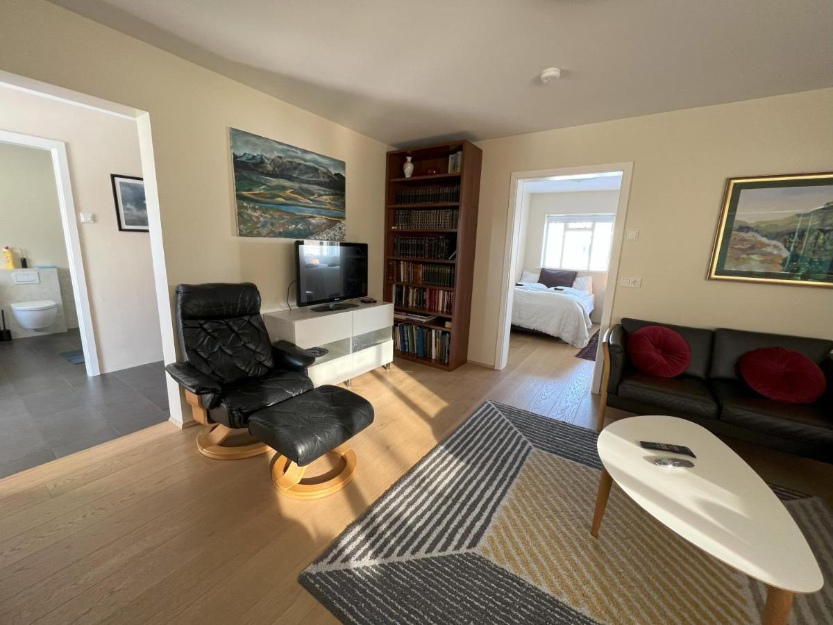 Guesthouse Akureyri - Apartments Near Down Town Екстер'єр фото