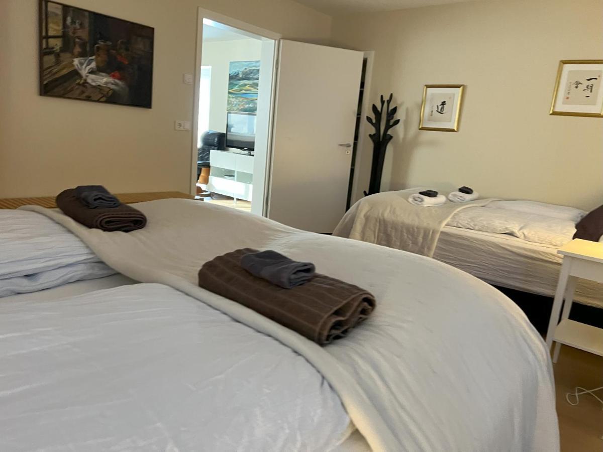 Guesthouse Akureyri - Apartments Near Down Town Екстер'єр фото