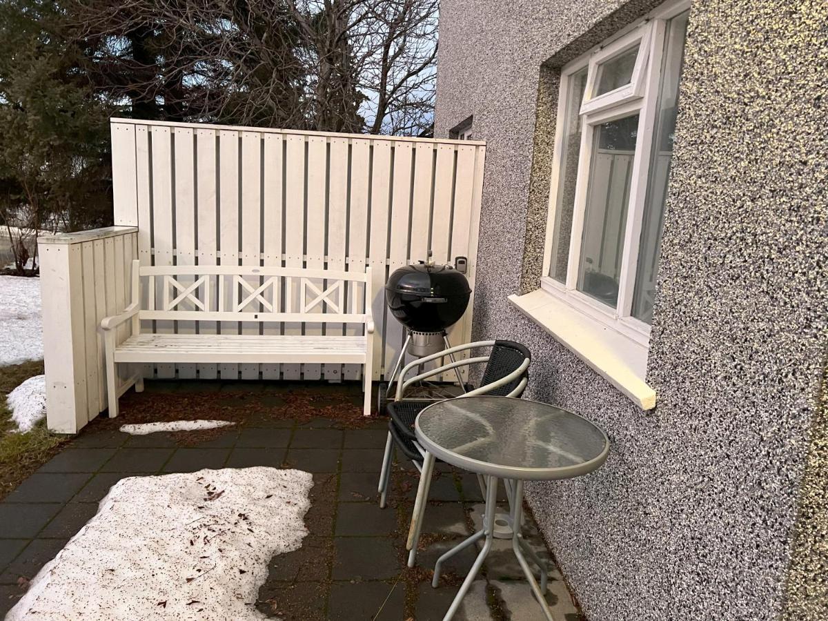 Guesthouse Akureyri - Apartments Near Down Town Екстер'єр фото