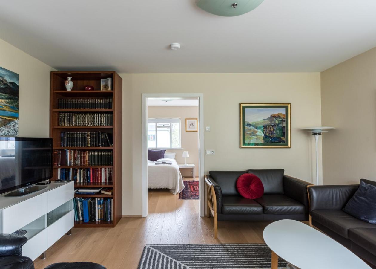 Guesthouse Akureyri - Apartments Near Down Town Екстер'єр фото