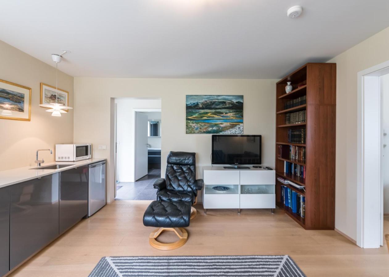 Guesthouse Akureyri - Apartments Near Down Town Екстер'єр фото