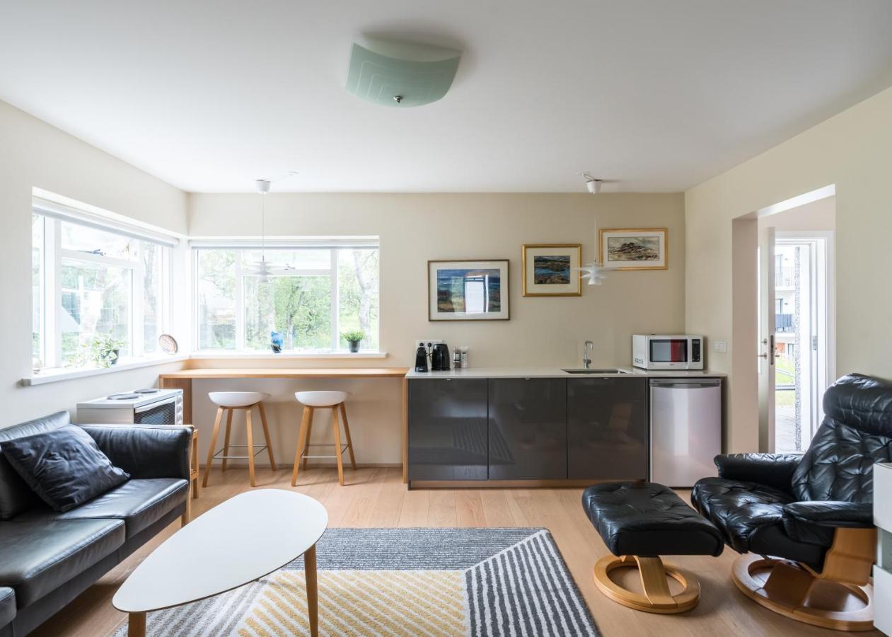 Guesthouse Akureyri - Apartments Near Down Town Екстер'єр фото