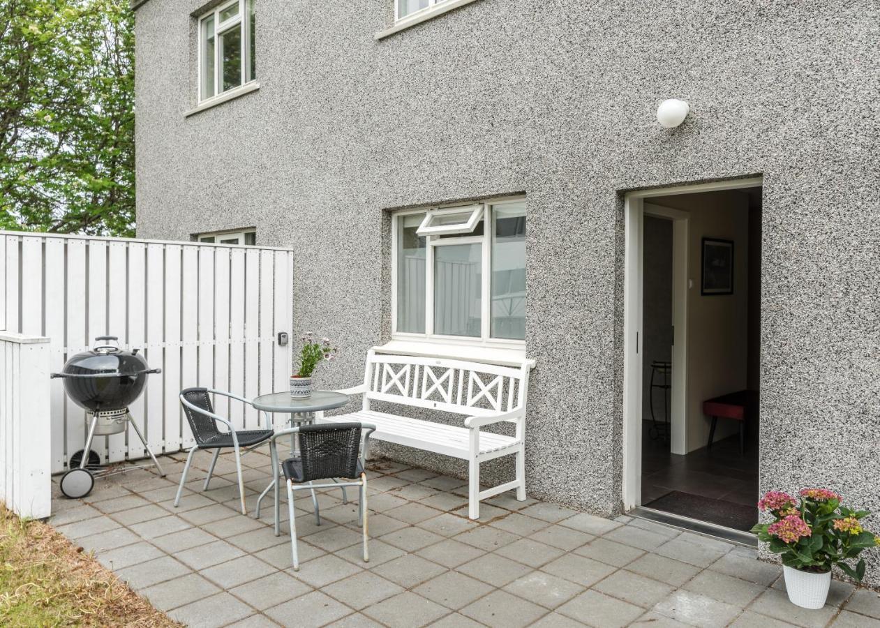 Guesthouse Akureyri - Apartments Near Down Town Екстер'єр фото